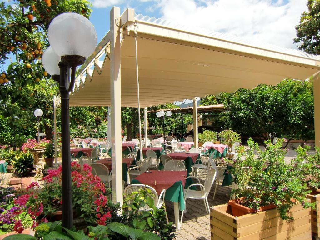 Hotel Girasole Sorrento Exteriör bild