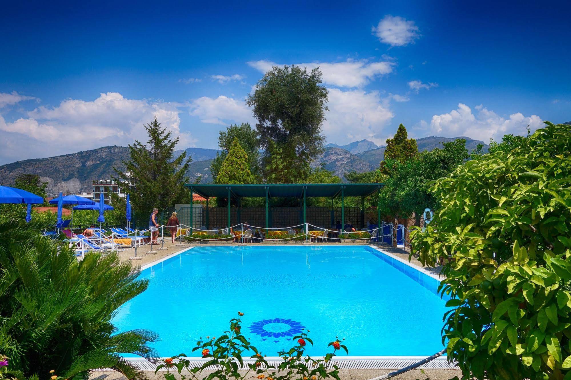 Hotel Girasole Sorrento Exteriör bild
