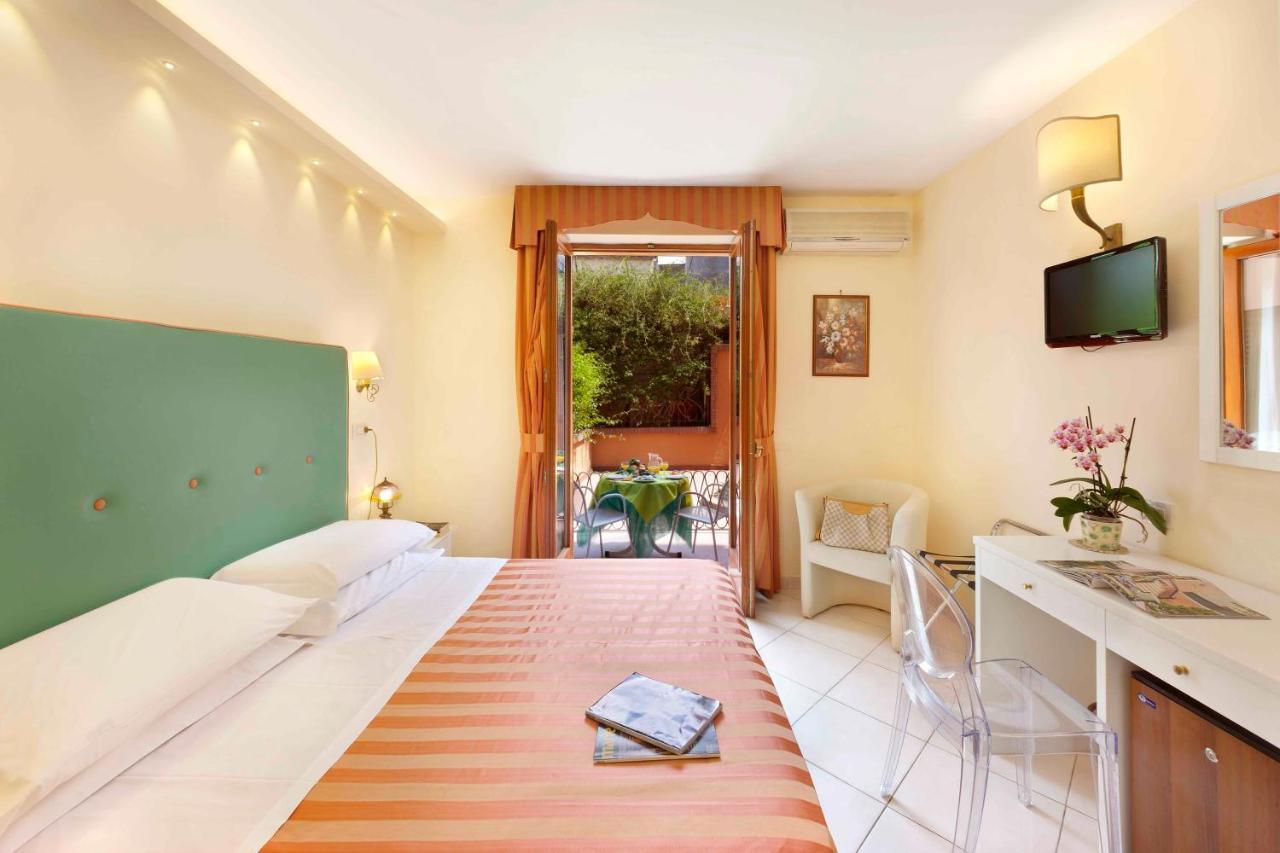 Hotel Girasole Sorrento Exteriör bild