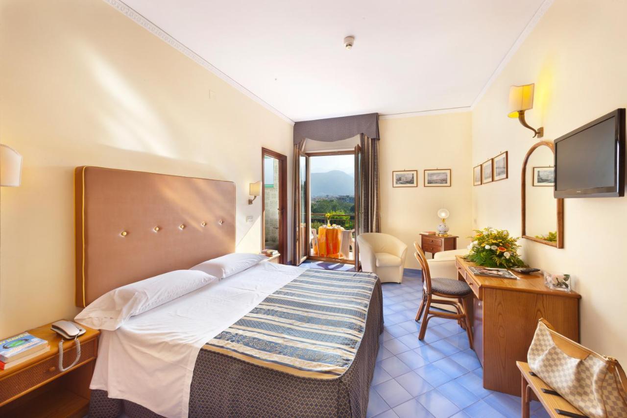 Hotel Girasole Sorrento Exteriör bild